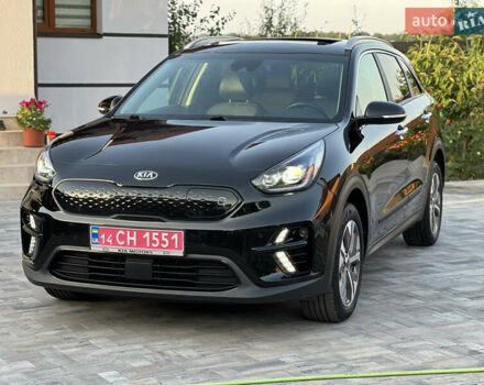 Чорний Кіа Niro, об'ємом двигуна 0 л та пробігом 65 тис. км за 16499 $, фото 10 на Automoto.ua