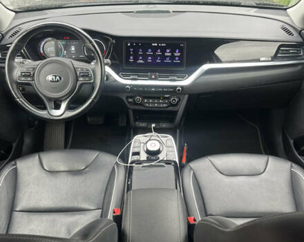 Чорний Кіа Niro, об'ємом двигуна 0 л та пробігом 81 тис. км за 19999 $, фото 9 на Automoto.ua