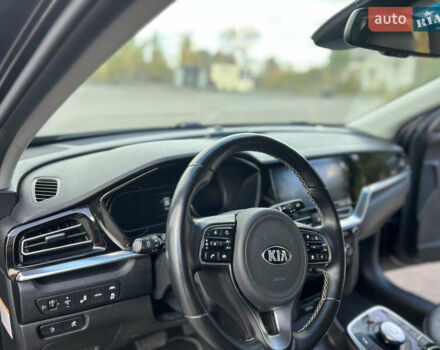 Киа Niro 2020 в Ровно на Automoto.ua Черный Киа Niro, объемом двигателя 0 л и пробегом 143 тыс. км за 18499 $, фото 56 на Automoto.ua
