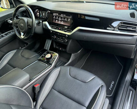 Черный Киа Niro, объемом двигателя 0 л и пробегом 50 тыс. км за 23499 $, фото 78 на Automoto.ua