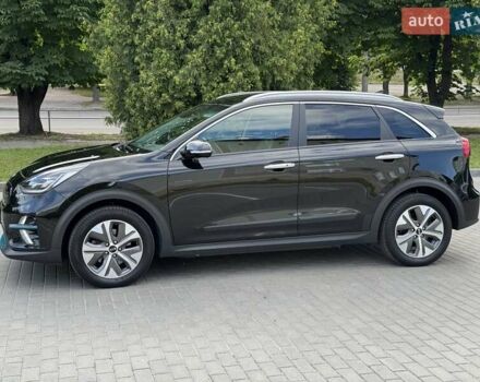 Черный Киа Niro, объемом двигателя 0 л и пробегом 98 тыс. км за 20999 $, фото 3 на Automoto.ua