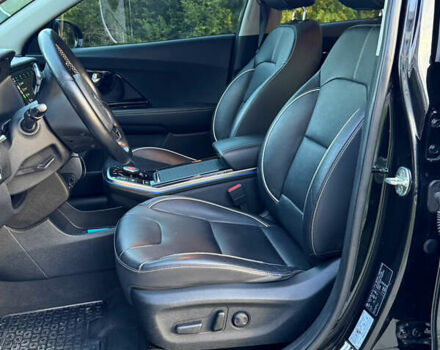 Киа Niro 2020 в Самборе на Automoto.ua Черный Киа Niro, объемом двигателя 0 л и пробегом 78 тыс. км за 21499 $, фото 32 на Automoto.ua