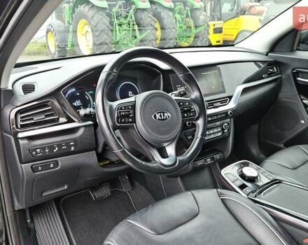 Черный Киа Niro, объемом двигателя 0 л и пробегом 139 тыс. км за 19800 $, фото 10 на Automoto.ua
