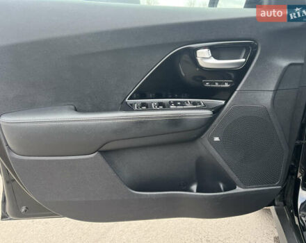 Чорний Кіа Niro, об'ємом двигуна 0 л та пробігом 140 тис. км за 17999 $, фото 47 на Automoto.ua