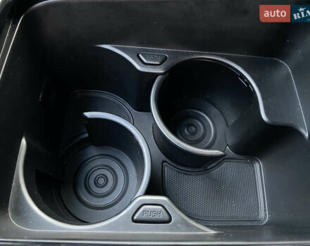 Чорний Кіа Niro, об'ємом двигуна 0 л та пробігом 64 тис. км за 23700 $, фото 75 на Automoto.ua
