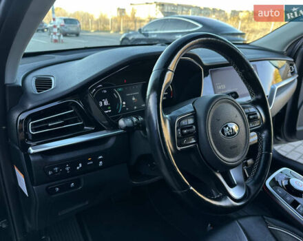 Чорний Кіа Niro, об'ємом двигуна 0 л та пробігом 144 тис. км за 19500 $, фото 46 на Automoto.ua