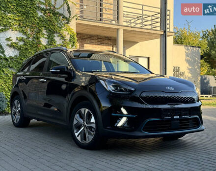 Черный Киа Niro, объемом двигателя 0 л и пробегом 50 тыс. км за 23499 $, фото 92 на Automoto.ua
