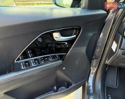 Черный Киа Niro, объемом двигателя 0 л и пробегом 84 тыс. км за 19500 $, фото 21 на Automoto.ua