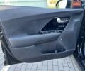 Чорний Кіа Niro, об'ємом двигуна 0 л та пробігом 112 тис. км за 20499 $, фото 38 на Automoto.ua