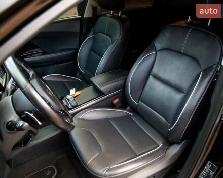 Черный Киа Niro, объемом двигателя 0 л и пробегом 110 тыс. км за 17450 $, фото 39 на Automoto.ua