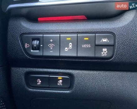 Чорний Кіа Niro, об'ємом двигуна 0 л та пробігом 88 тис. км за 22900 $, фото 5 на Automoto.ua