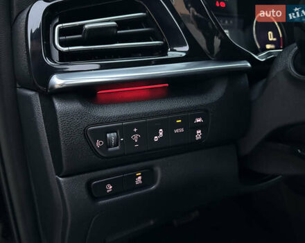 Черный Киа Niro, объемом двигателя 0 л и пробегом 135 тыс. км за 18650 $, фото 13 на Automoto.ua