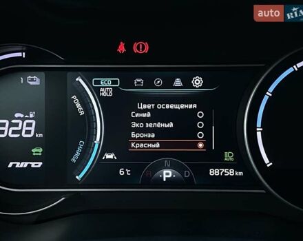 Чорний Кіа Niro, об'ємом двигуна 0 л та пробігом 88 тис. км за 22900 $, фото 39 на Automoto.ua