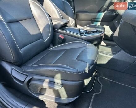 Чорний Кіа Niro, об'ємом двигуна 0 л та пробігом 135 тис. км за 18800 $, фото 9 на Automoto.ua