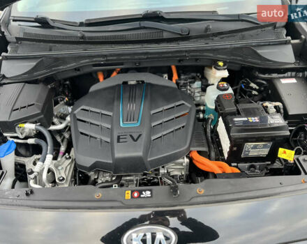 Чорний Кіа Niro, об'ємом двигуна 0 л та пробігом 140 тис. км за 17999 $, фото 52 на Automoto.ua