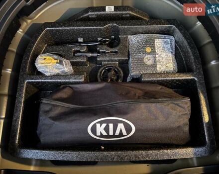 Черный Киа Niro, объемом двигателя 0 л и пробегом 110 тыс. км за 17999 $, фото 66 на Automoto.ua