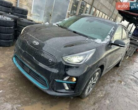 Чорний Кіа Niro, об'ємом двигуна 0 л та пробігом 143 тис. км за 17800 $, фото 3 на Automoto.ua