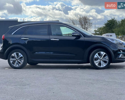 Черный Киа Niro, объемом двигателя 0 л и пробегом 140 тыс. км за 18199 $, фото 4 на Automoto.ua