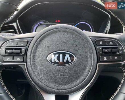 Чорний Кіа Niro, об'ємом двигуна 0 л та пробігом 96 тис. км за 20600 $, фото 29 на Automoto.ua