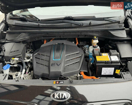 Черный Киа Niro, объемом двигателя 0 л и пробегом 132 тыс. км за 18699 $, фото 63 на Automoto.ua