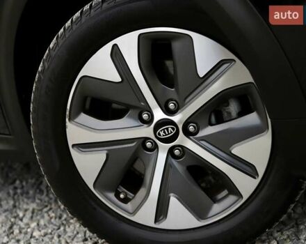 Чорний Кіа Niro, об'ємом двигуна 0 л та пробігом 29 тис. км за 20999 $, фото 19 на Automoto.ua