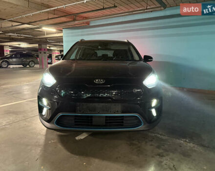 Чорний Кіа Niro, об'ємом двигуна 0 л та пробігом 107 тис. км за 18999 $, фото 4 на Automoto.ua