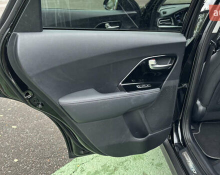 Чорний Кіа Niro, об'ємом двигуна 0 л та пробігом 110 тис. км за 19500 $, фото 67 на Automoto.ua