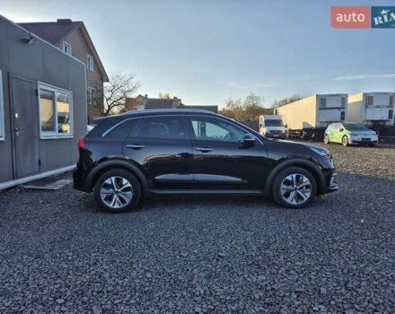 Черный Киа Niro, объемом двигателя 0 л и пробегом 132 тыс. км за 19449 $, фото 3 на Automoto.ua