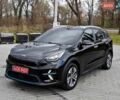 Чорний Кіа Niro, об'ємом двигуна 0 л та пробігом 115 тис. км за 20700 $, фото 65 на Automoto.ua