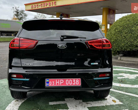 Чорний Кіа Niro, об'ємом двигуна 0 л та пробігом 110 тис. км за 19500 $, фото 4 на Automoto.ua