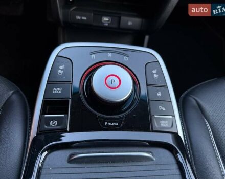 Чорний Кіа Niro, об'ємом двигуна 0 л та пробігом 69 тис. км за 21500 $, фото 27 на Automoto.ua