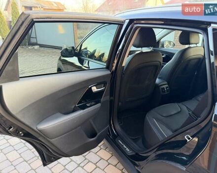 Чорний Кіа Niro, об'ємом двигуна 0 л та пробігом 69 тис. км за 21500 $, фото 32 на Automoto.ua