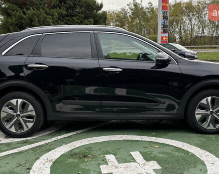 Чорний Кіа Niro, об'ємом двигуна 0 л та пробігом 110 тис. км за 19500 $, фото 28 на Automoto.ua