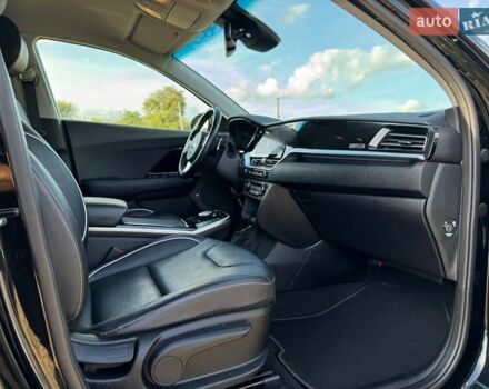 Чорний Кіа Niro, об'ємом двигуна 0 л та пробігом 69 тис. км за 23200 $, фото 81 на Automoto.ua