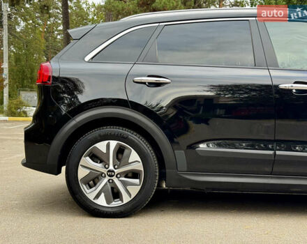 Чорний Кіа Niro, об'ємом двигуна 0 л та пробігом 107 тис. км за 20500 $, фото 18 на Automoto.ua