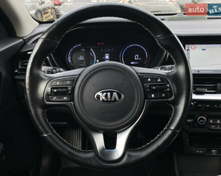 Чорний Кіа Niro, об'ємом двигуна 0 л та пробігом 64 тис. км за 23700 $, фото 45 на Automoto.ua