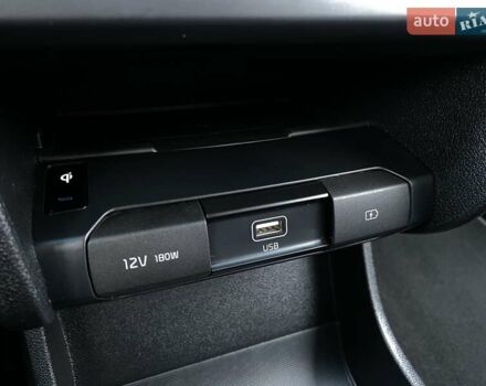 Киа Niro 2020 в Львове на Automoto.ua Черный Киа Niro, объемом двигателя 0 л и пробегом 115 тыс. км за 20300 $, фото 7 на Automoto.ua