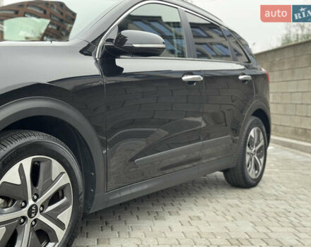 Черный Киа Niro, объемом двигателя 0 л и пробегом 132 тыс. км за 18699 $, фото 13 на Automoto.ua