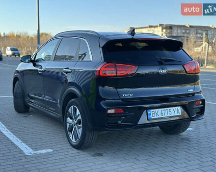 Чорний Кіа Niro, об'ємом двигуна 0 л та пробігом 144 тис. км за 19500 $, фото 68 на Automoto.ua