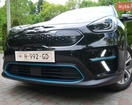 Черный Киа Niro, объемом двигателя 0 л и пробегом 76 тыс. км за 17550 $, фото 2 на Automoto.ua