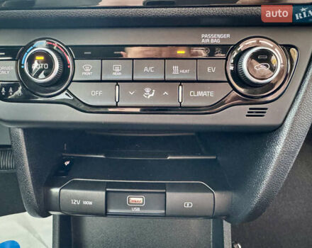 Черный Киа Niro, объемом двигателя 0 л и пробегом 128 тыс. км за 19600 $, фото 49 на Automoto.ua