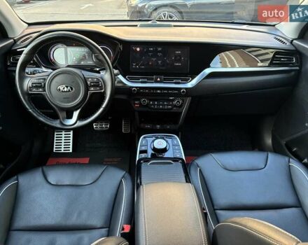 Черный Киа Niro, объемом двигателя 0 л и пробегом 105 тыс. км за 20500 $, фото 89 на Automoto.ua
