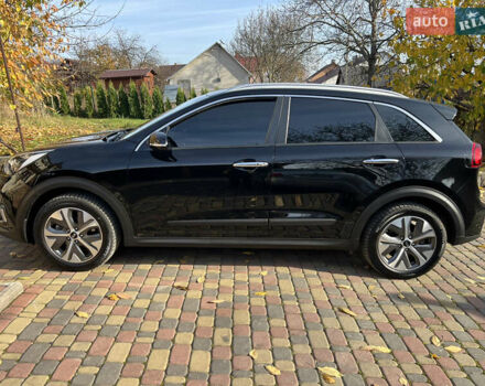 Черный Киа Niro, объемом двигателя 0 л и пробегом 112 тыс. км за 19500 $, фото 1 на Automoto.ua