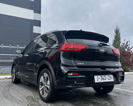 Чорний Кіа Niro, об'ємом двигуна 0 л та пробігом 81 тис. км за 19999 $, фото 4 на Automoto.ua