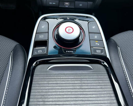 Чорний Кіа Niro, об'ємом двигуна 0 л та пробігом 65 тис. км за 16499 $, фото 36 на Automoto.ua