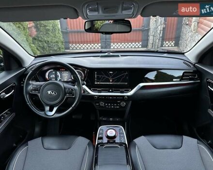 Черный Киа Niro, объемом двигателя 0 л и пробегом 115 тыс. км за 18700 $, фото 29 на Automoto.ua