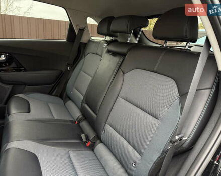 Черный Киа Niro, объемом двигателя 0 л и пробегом 61 тыс. км за 19300 $, фото 30 на Automoto.ua