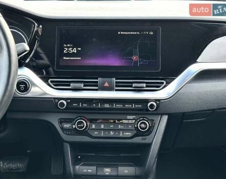 Чорний Кіа Niro, об'ємом двигуна 0 л та пробігом 148 тис. км за 18600 $, фото 13 на Automoto.ua