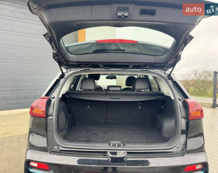 Черный Киа Niro, объемом двигателя 0 л и пробегом 93 тыс. км за 17999 $, фото 19 на Automoto.ua