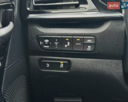 Черный Киа Niro, объемом двигателя 0 л и пробегом 158 тыс. км за 17800 $, фото 17 на Automoto.ua